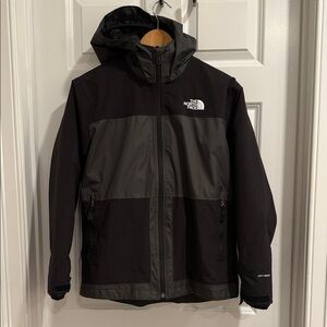 The North Face Boys Freedom Triclimate jacket. 3 in 1, ski jacket.